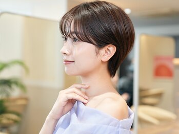 ジーナ 錦糸町(Zina)の写真/【ReFaファインバブルVEENA◆似合わせカット+アイロン仕上げ￥5900】Zinaで創る抜け感ショート♪[錦糸町]