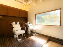 ビスコ ロジック(Bisco logic)の雰囲気(光の差し込むシャンプー台でリラックス♪)