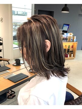 ストゥー(StueW.) ハイライト【倉敷】【岡山】【ハイライト】【バレイヤージュ】