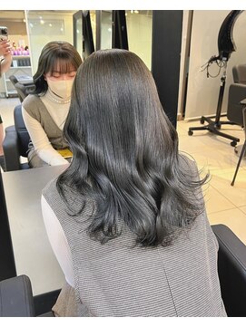 アクアオモテサンドウ(ACQUA omotesando) ☆透明感カラーオリーブグレージュカラーシルバーアッシュツヤ髪