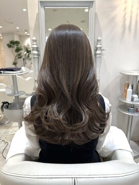 ザックラフィネ(ZACC raffine) グレーベージュ/透明感カラー/レイヤーロング