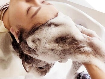 ヘアーメイク リンク(Hair Make LINK)の写真/本格的なヘッドスパで、極上の癒しをご提供♪頭皮環境を整え、あなたに合った最適なケアで美髪へと導きます