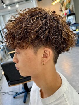 フゥ 宇都宮(FeU) 波巻きパーマメンズパーマメンズヘアツーブロックツイストパーマ