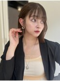 耳掛けボブ　切りっぱなし　前髪あり　シアベージュ