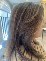 アラモア 国立(Alamoa)&nbsp;ハイライトでカジュアルロングスタイル