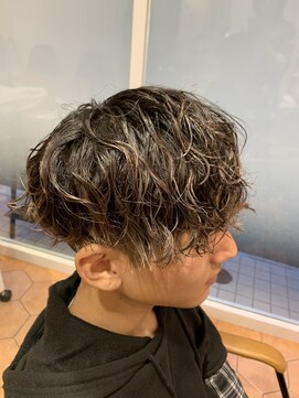 アズールサン 草加西口店(azule-sun) スペインカール,メンズ,刈り上げ,メッシュ