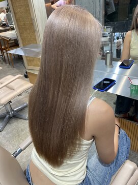 サンク 原宿 表参道(cinq) ミルクティーベージュピンクベージュくびれボブワイドバング