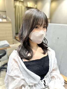 キートス(kiitos) オリーブベージュ×ゆるふわ巻き