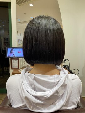 ヴィサージュクオン(VISAGE Quon) 前下がりボブ