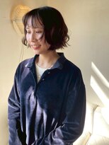 タヴィ(Tavi)&nbsp;ボブのニュアンスパーマヘア/抜け感ヘア/くせ毛パーマ/ボブヘア