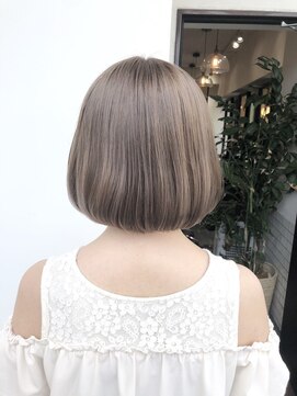 salon de MiLK 札幌大通店【サロン ド ミルク】 艶髪に見えるミルクティーベージュ