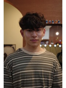 エディ(Edy) メンズマッシュ波巻きスパイラルパーマ外国人風眉毛カット岡山