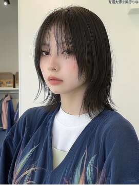 バイエイト(X８) シースルーウルフカット