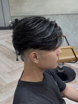 曲がる縮毛矯正専門店 バイ レイズ 名駅(RAYS) こだわりのカットとフェードで夏でも活躍のセンター分け