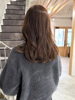 カミエ(kamie) 大人っぽいブラウンのセミロング×3点施術で叶う上質な仕上がり