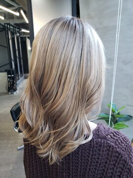 ラフランクリー(la frankly) 20代30代/大人かわいい/外ハネボブ/髪質改善/夏ショート