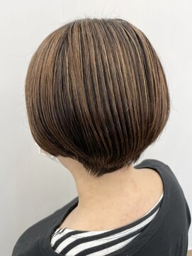 ビルド(build) 【小顔】ボブショート×白髪ぼかし/新越谷 南越谷