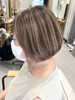 グラッシー センター北店(GLASSI)&nbsp;【白髪ぼかしハイライト】スモーキーベージュ★前下がりボブ