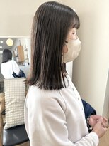 クウ(cuu)&nbsp;深みのあるグレージュカラー