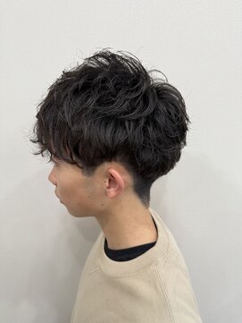 オル(Olu) ナチュラルパーマ×短髪ショート×アップバング