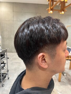 エヌアンドエー 草加店(N&A) 爽やかなビジネスマンの黒髪ショートスタイル ツーブロック