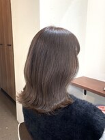 ポピイズ(POPPIES)&nbsp;外ハネミディアム　ラベンダーベージュ