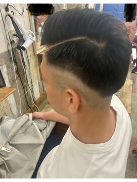 ヘアーズ ルーム(hair's RooM) フェードカット