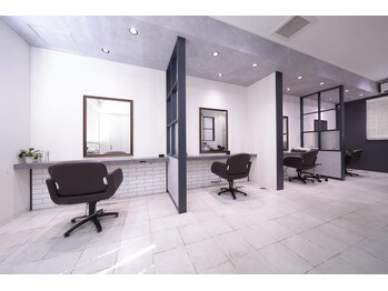 ursus by HEADLIGHT 八幡宿店【アーサスバイヘッドライト】