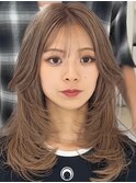 ハイライトカラーミルクティーベージュレイヤーカット