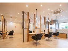 アグ ヘアー クロス 足利店(Agu hair cross)の雰囲気(広い空間でゆったりとお過ごし頂けます♪)