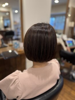 nicowa【4月下旬 NEW OPEN(予定)】の写真/【白髪を活かす美発色】もう隠すだけの染め方は卒業。透明感あるグレイカラーで上品に輝く大人スタイルへ◇