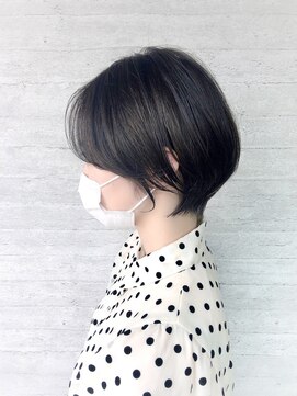 バーチョ(bacio) 暗髪でも透明感あるくびれショート【麻生/札幌ショート/白髪】