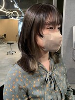 メイカ(MEIKA)&nbsp;【 ウルフヘア ×  グレージュ × インナーカラー 】浅野美紀