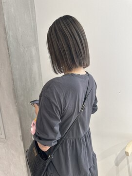 ヨーク(YOKE) YOKE 20代30代大人ボブ切りっぱなしボブミルクティーアッシュ