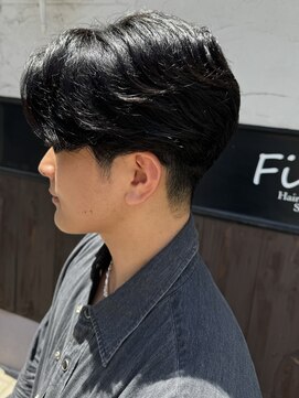 フィアート ヘアドレッシング サロン(Fiato Hairdressing Salon) 刈り上げセンターパート