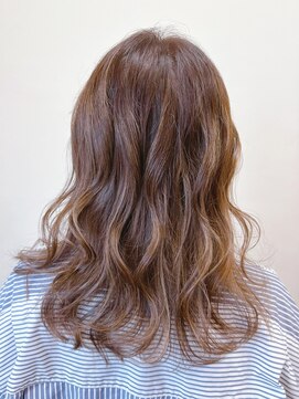 ヘアーボー ラーラ(hairbeau L'ala) ベージュブラウン