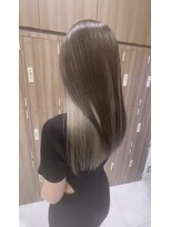 ロエ 元町店(Loe) グレージュ×艶感インナーカラー×髪質改善