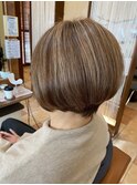 くすみベージュ/刈り上げショート/30代/40代/50代