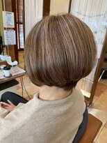 スナッグバイミュゼ(SNUG*musee) くすみベージュ/刈り上げショート/30代/40代/50代