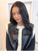 ダークグレージュ センターパート 小顔カット 黒髪 くびれ巻き