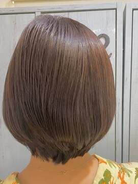 ヒラソル(girasol) 王道ショートボブ髪質改善イルミナカラー_グレイヘア_秋色ピンク