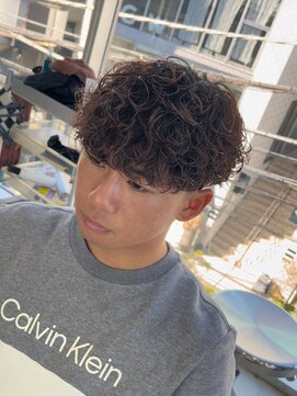 フィフス(fifth) 強めのカール感で作るプードルパーマ×刈り上げマッシュ