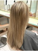 ハイライト白髪ぼかしローライトブロンドメッシュロングレイヤー
