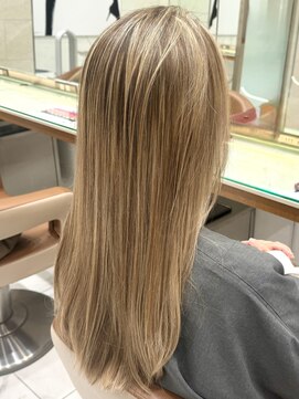 ピークアブー 原宿ハラカド(PEEK-A-BOO) ハイライト白髪ぼかしローライトブロンドメッシュロングレイヤー