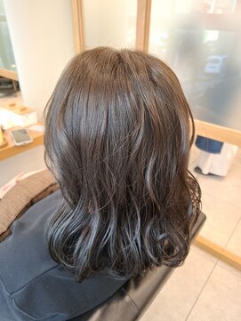  リュクスバトーバイトリコ 船橋南口店(Luxe BATEAU by tricot) オリーブベージュ