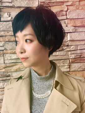 ヘア ミーツ ドレス プレローマ(HAIR meets dress pleroma) 丸みショート