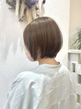 フゥカ 類家店(fuka) 八戸透明感ショートボブグレージュ大人女性20代30代40代50代