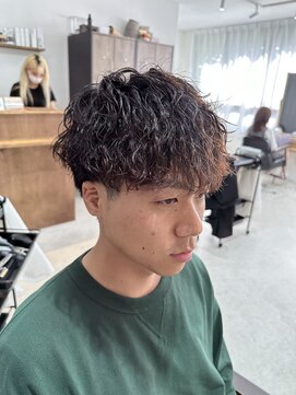 ロム(Rom.) 波巻きパーマ　加藤聖也