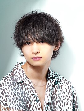 アルファ 新宿(alpha) フェザーパーマ/ブルーブラック/刈り上げセンターパート[新宿]