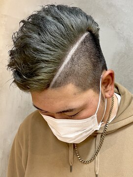 エリマ 調布(elima) 調布震災刈りスキンフェード剃り込みケアブリーチライムグリーン